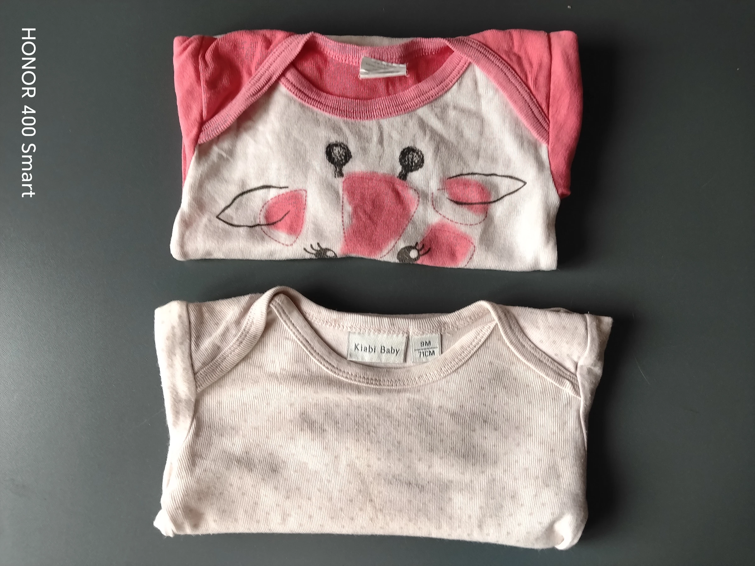 🌟 Lot de 2 Bodies Manches Longues – Douceur & Style – 9 mois